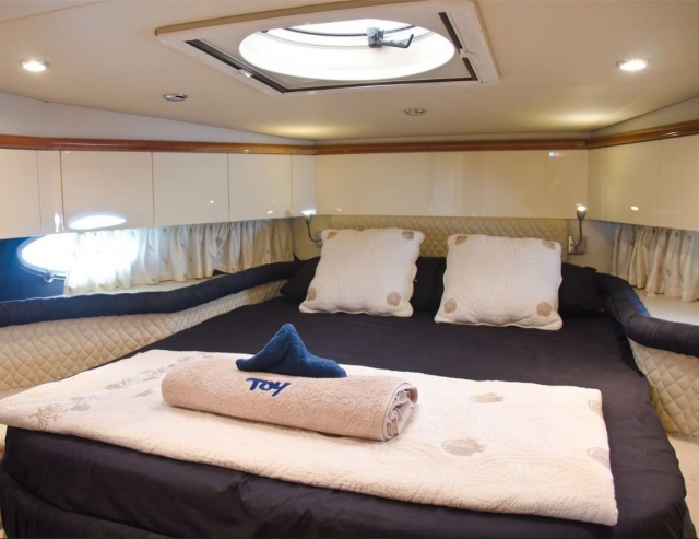  Interior of the double cabin 
